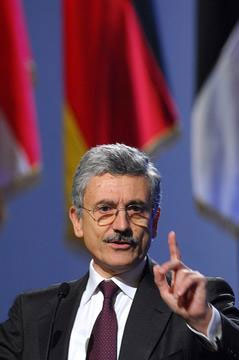 dalema_450859_img.jpg  Massimo D'Alema<br><I> Foto Paolo Tre - A3</i>
  